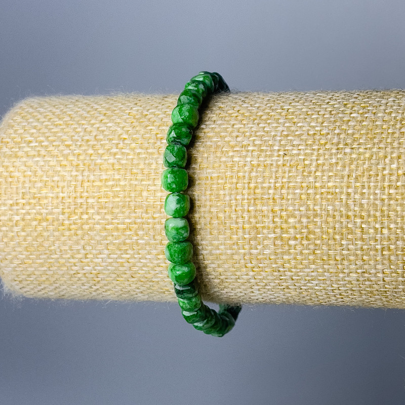 Chrysoprase Bracelet with Natural Stone, Faceted Cubes, 5.5 mm approx., Stretch, 18 cm