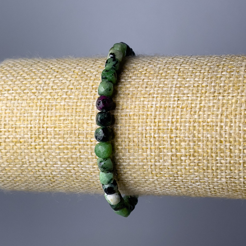 Zoisite Bracelet Natural Stone Beaded Cube, 5.5mm diameter, 18cm (stretch)