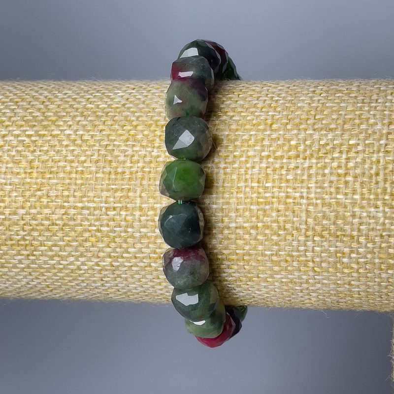 Bracelet Zoisite natural stone faceted cube, diameter 9mm±, length 18cm (stretch)