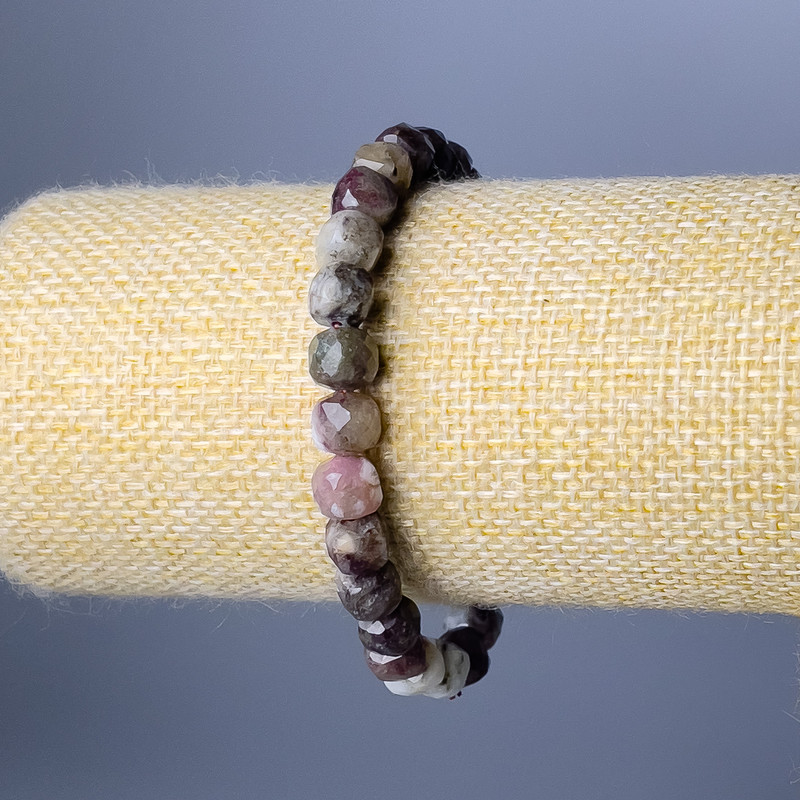 Natural Tourmaline Bracelet, Faceted Cube Beads, 7mm diameter, 18cm length (stretch)