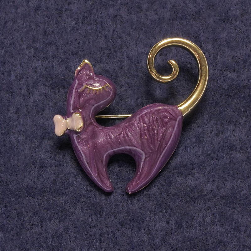 Brooch Cat Purple Pearlescent, Gold-Toned Metal 37×38mm