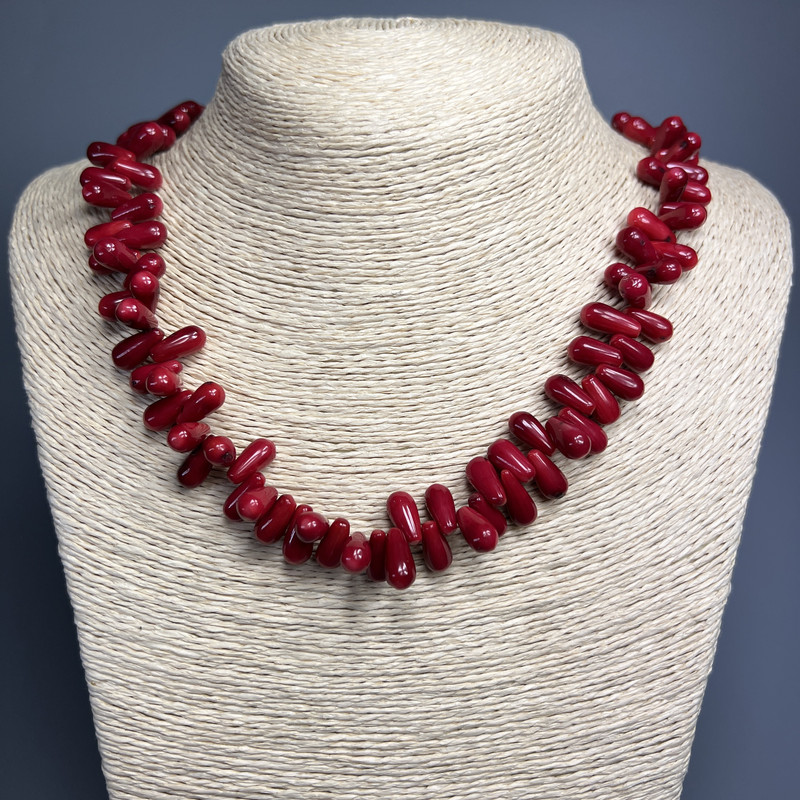 Necklace of natural coral beads, 13x6 mm grains, length 50 cm ± with clasp and extender chain