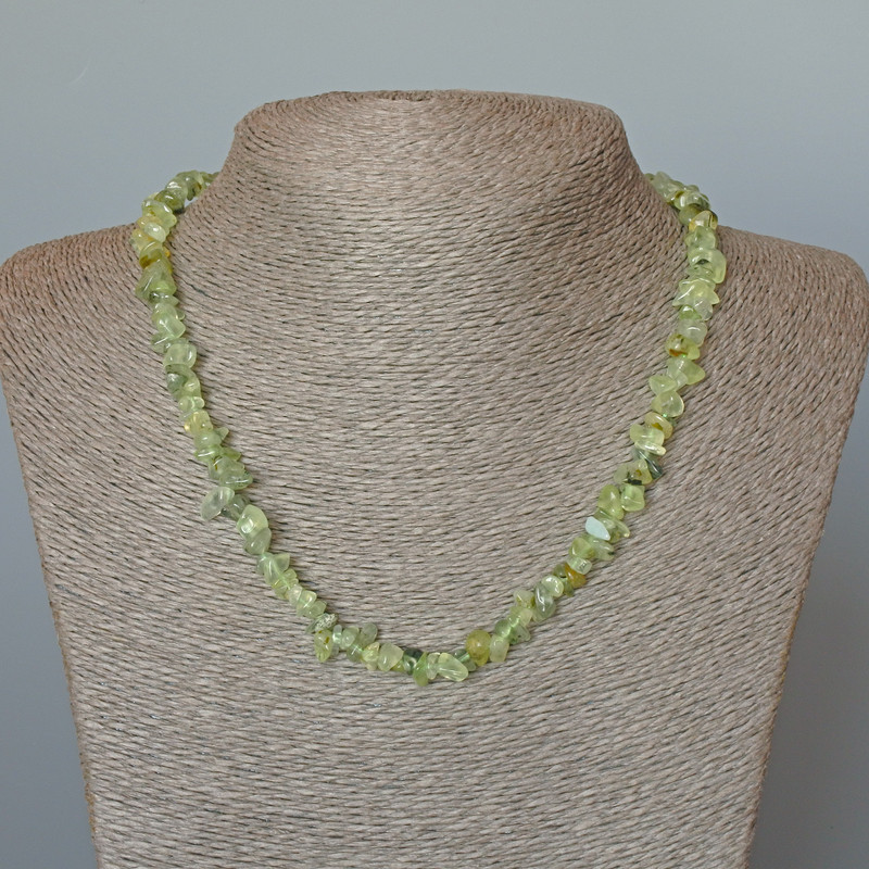 Necklace of Prehnite natural stone chip, diameter 8x4mm, length 48cm