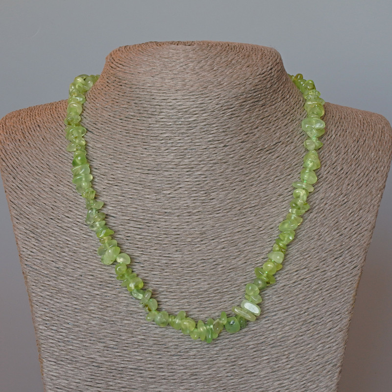 Necklace Prase Crystal natural Prehnite chip, diameter 8x4mm+-, length 48cm+-