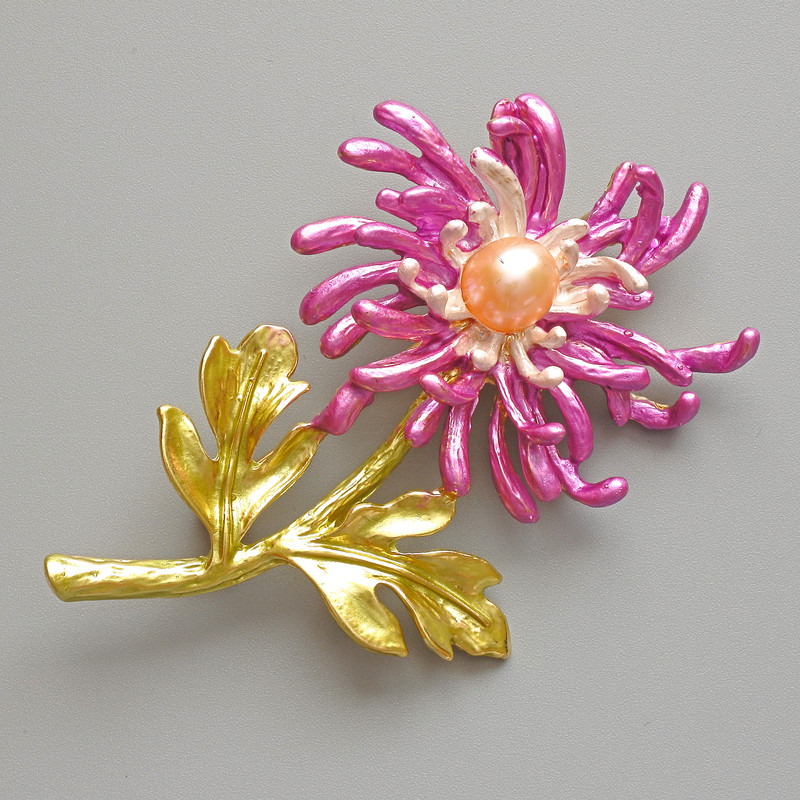 Brooch Pendant Chrysanthemum Flower Yellow, Magenta, and White Matte Enamel, White Bead, Gold-Tone Metal 40x61mm