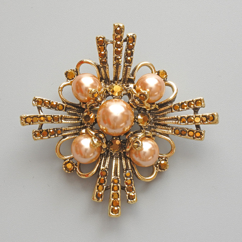 Brooch pendant Accent with yellow beads and rhinestones, golden metal 53x52mm