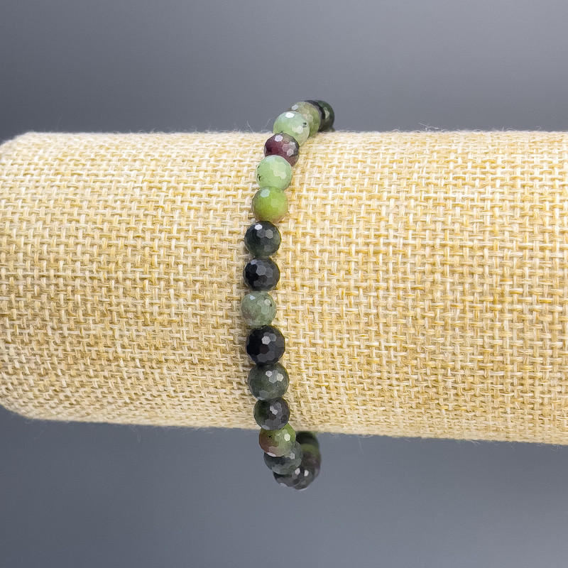 Natural Zoisite Faceted Round Bracelet, Approx. 6 mm, 18 cm Stretch