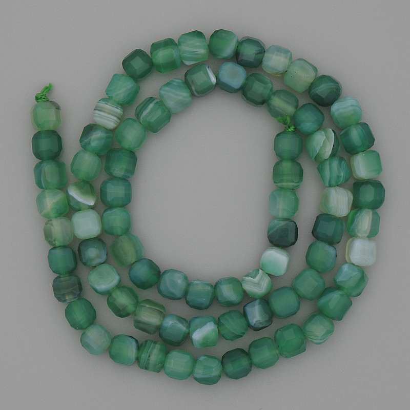 Agate Beads Faceted Cube 5x5mm+- on Thread, 39cm+ Length
