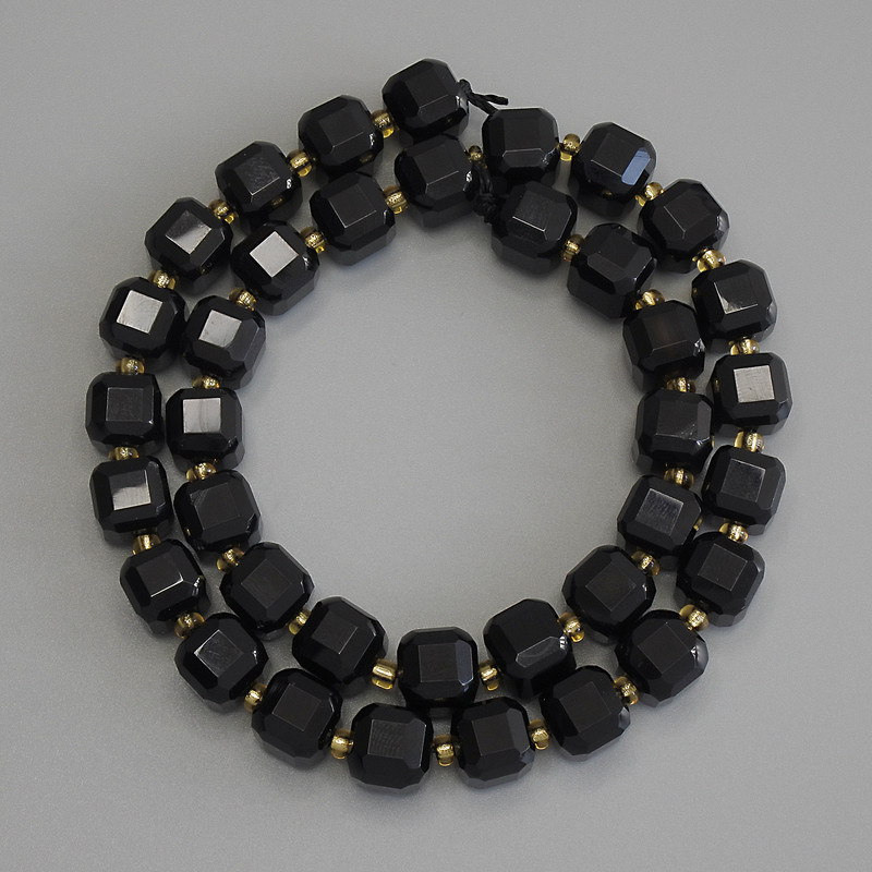 Tourmaline beads faceted cube 8.5x8.5, 5x8.5 mm ± with 3 mm ± seed beads on a thread, length 37 cm +