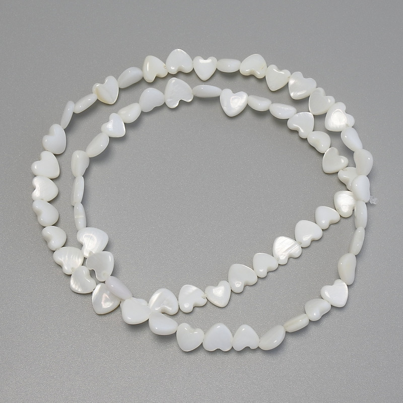 Mother-of-Pearl Heart Beads, diameter 5-6x5-6mm, length 39cm ±, on beading thread