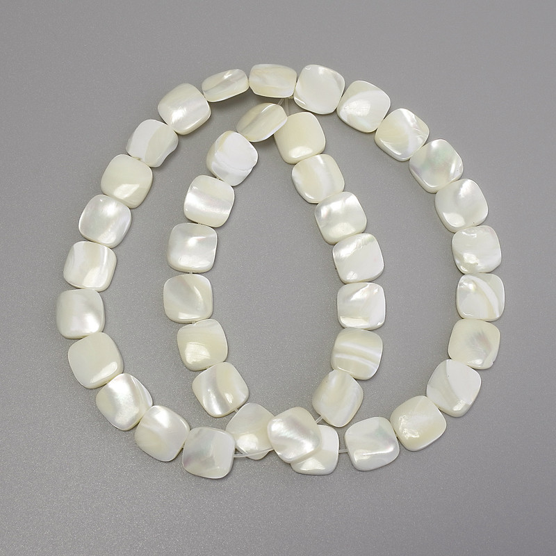 Mother-of-P pearl Beads square, diameter 10x10mm±, length 40cm± on thread