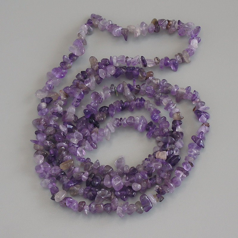 Amethyst Beads chip, diameter 4-7×3mm+-, length 78cm+- on thread