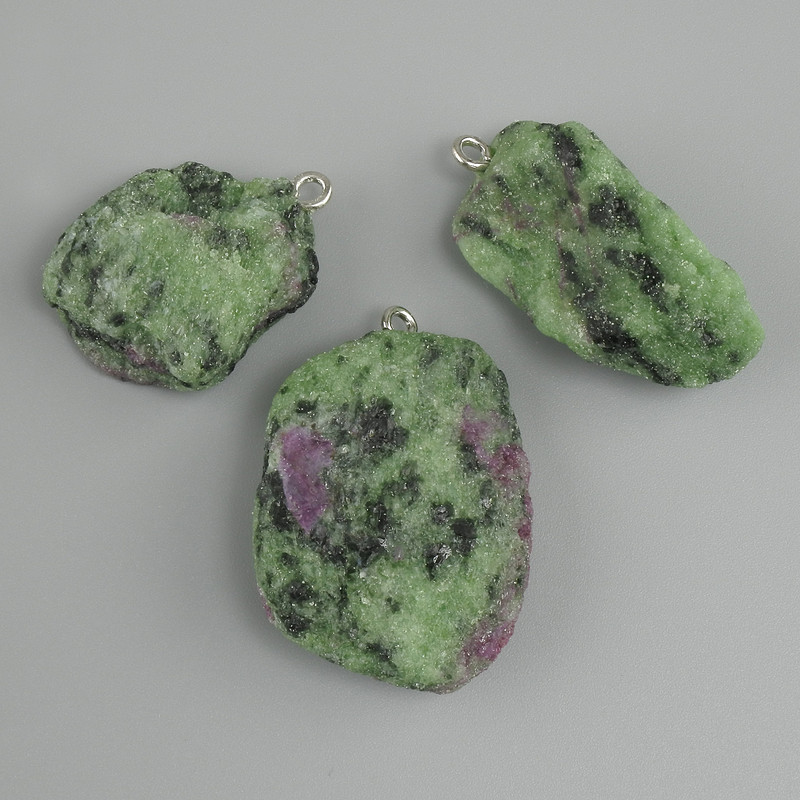 Zoisite pendant, unpolished stone 22x22 mm +-(assorted size)