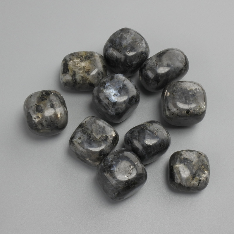 Natural stone Labradorite, diameter 17–19×17–19 mm ± (packaged 100 g) processed nuggets without a hole